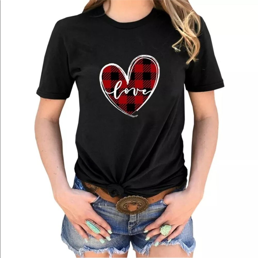 🎉last one🎉Buffalo Plaid Heart T-Shirt - Picture 2 of 5
